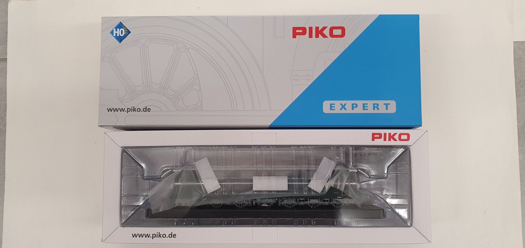 Piko Modellini di ferrovie: PIKO 97202 SBB Ae 6/6 11401 Ticino, mit Sounddecoder – Nuovo e nell'imballaggio originale da Würenlos venduto da juruth