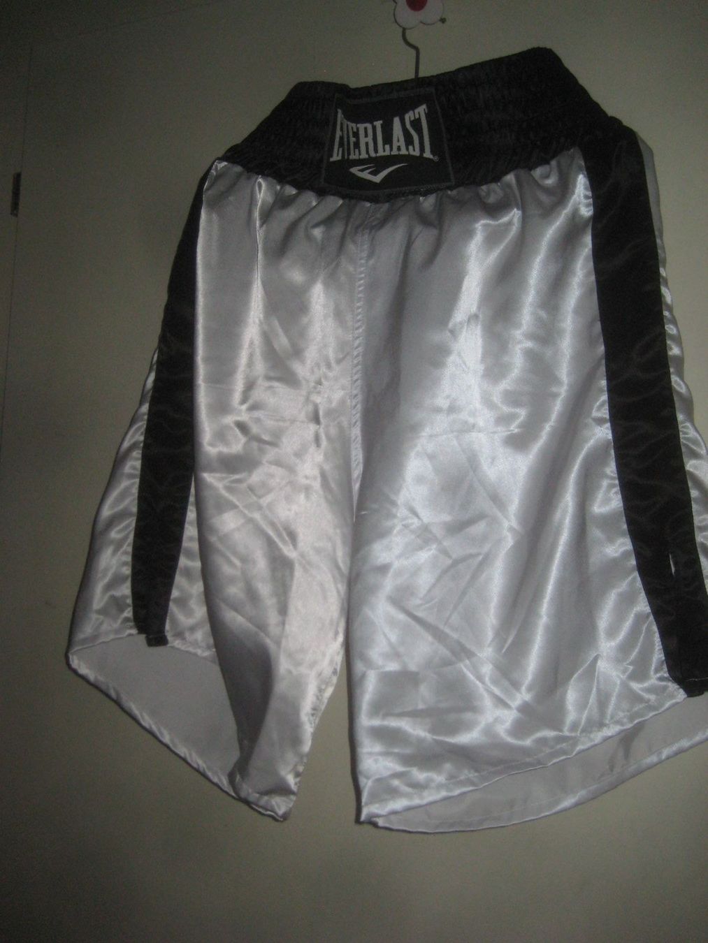 Pantaloni: HERREN  SPORT SHORTS – Usato da Uster venduto da flocke1 2