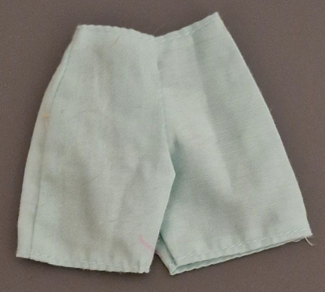 Bambole: short pour Barbie – Usato da Couvet venduto da Pioune