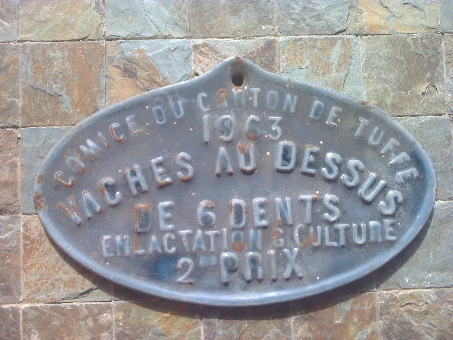 Placchette & Badge: alte Stallplakette 1963 Frankreich emailliert – Nuovo (secondo la descrizione) da Camorino venduto da Campellino