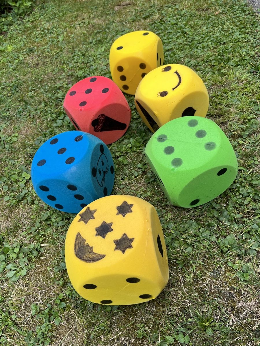 Spiele: 6 grosse Schaumstoff-Würfel – Gebraucht aus Bolligen von  1