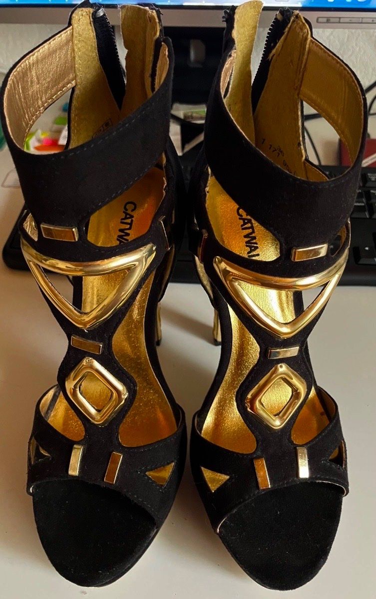 Damenschuhe: High Heels Blickfang, Gr. 36 – Neu (gemäss Beschreibung) aus Olten von Dickbrave