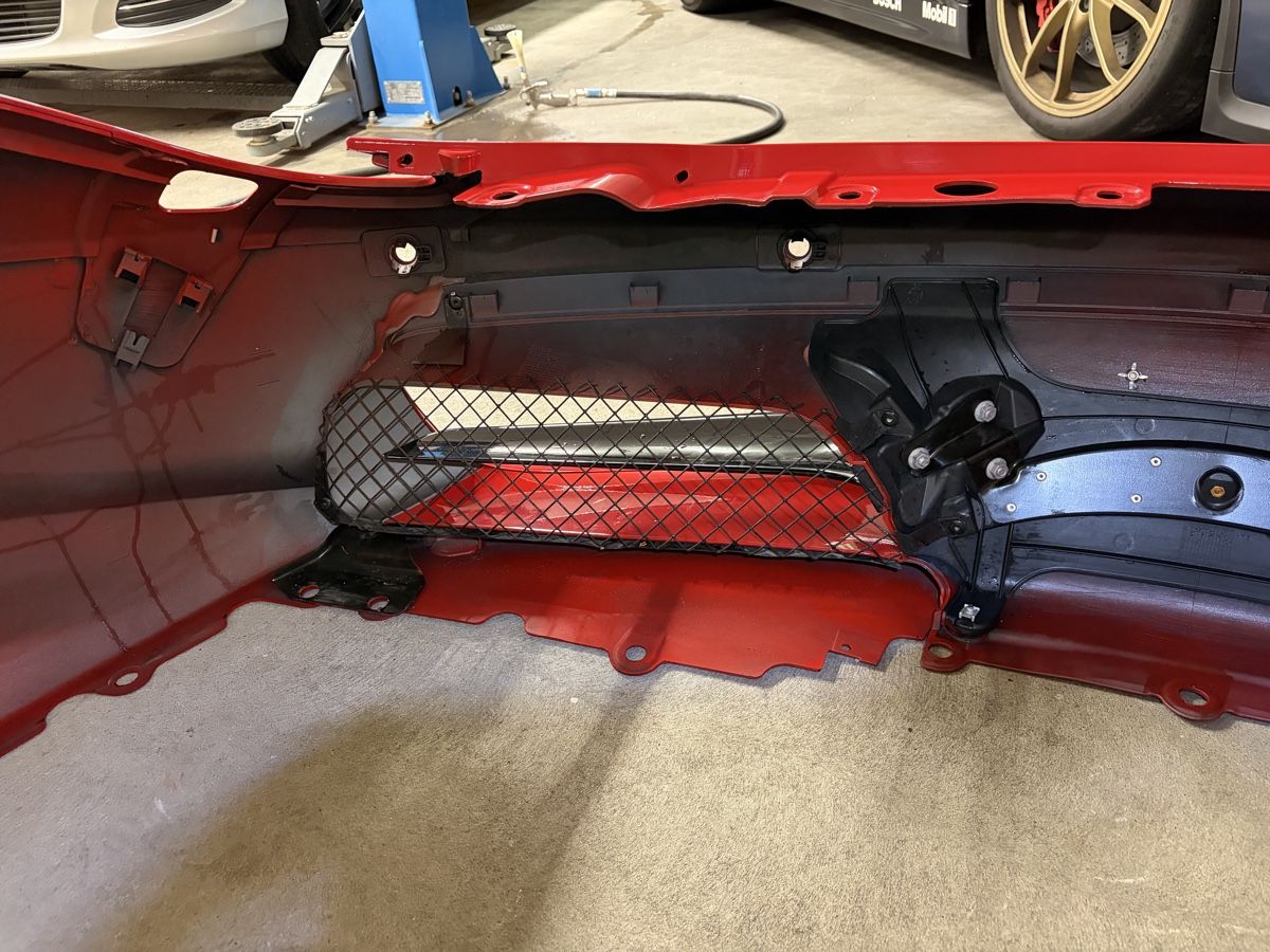 Ferrari Tutti pezzi di ricambio auto: Ferrari 458 Stossstange  – Usato da Zug venduto da M.Smolcic 6