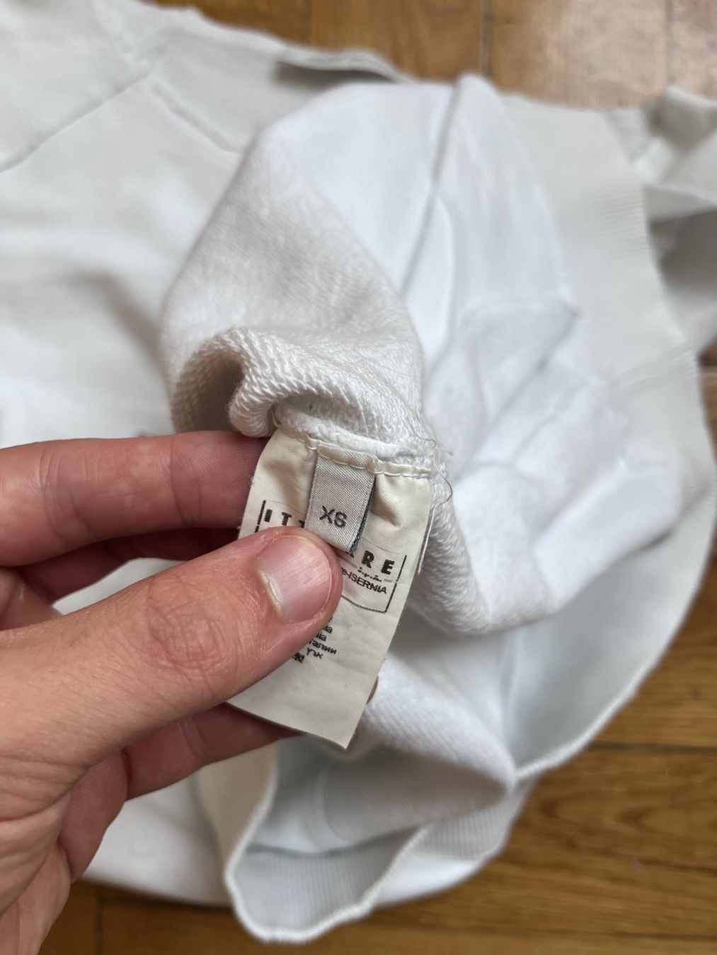 Balmain Maglioni & Felpe: Pierre Balmain - SS12 White Sweatshirt Preloved – Usato da Genève venduto da appearance.fr 1