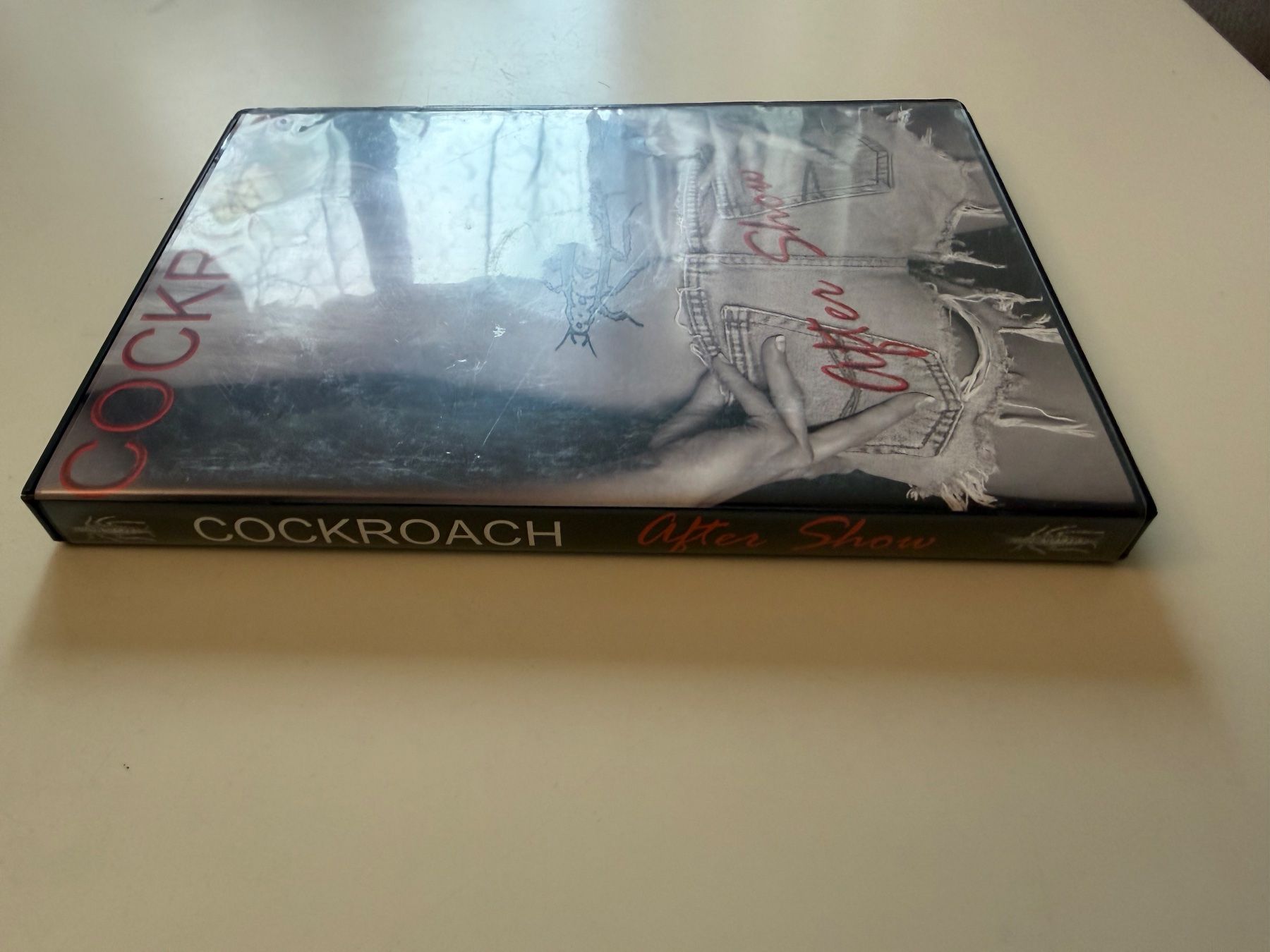 Tutti i DVDs: COCKROACH AFTER SHOW MIT DVD UND CD – Usato da Münsingen venduto da Ganjam 1