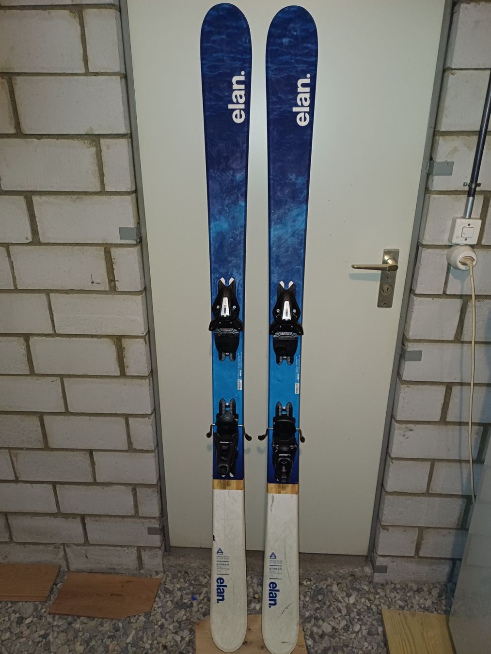 Elan Skis: Ski freestyle Elan – Gebraucht aus Perrefitte von Yenn-S