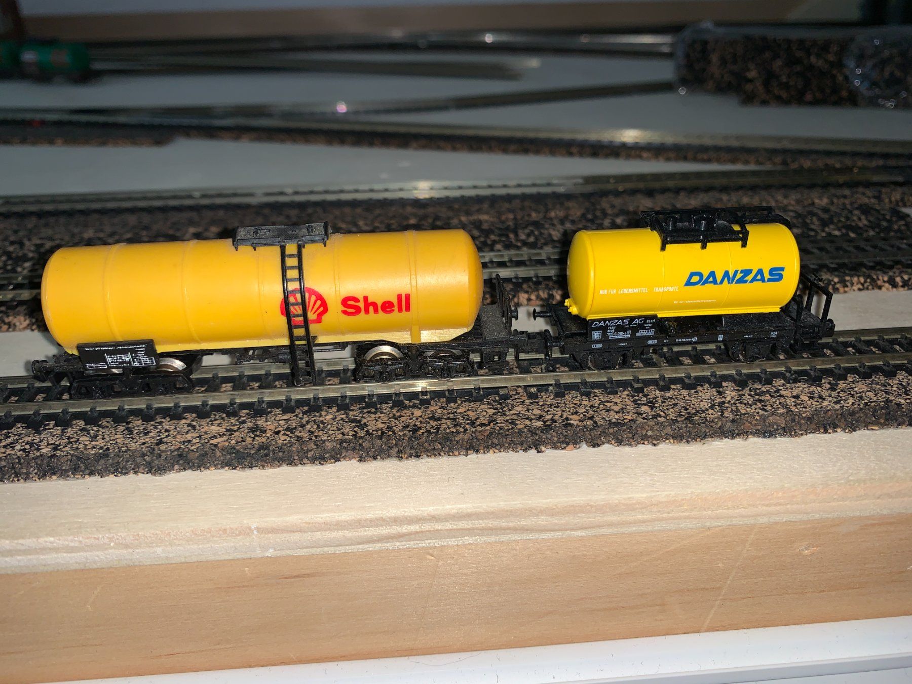 Modelleisenbahnen: 2 Kesselwagen Spur n – Gebraucht aus Belp von capowiga 3