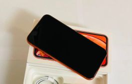 iPhone XR (256GB) Akku 100%