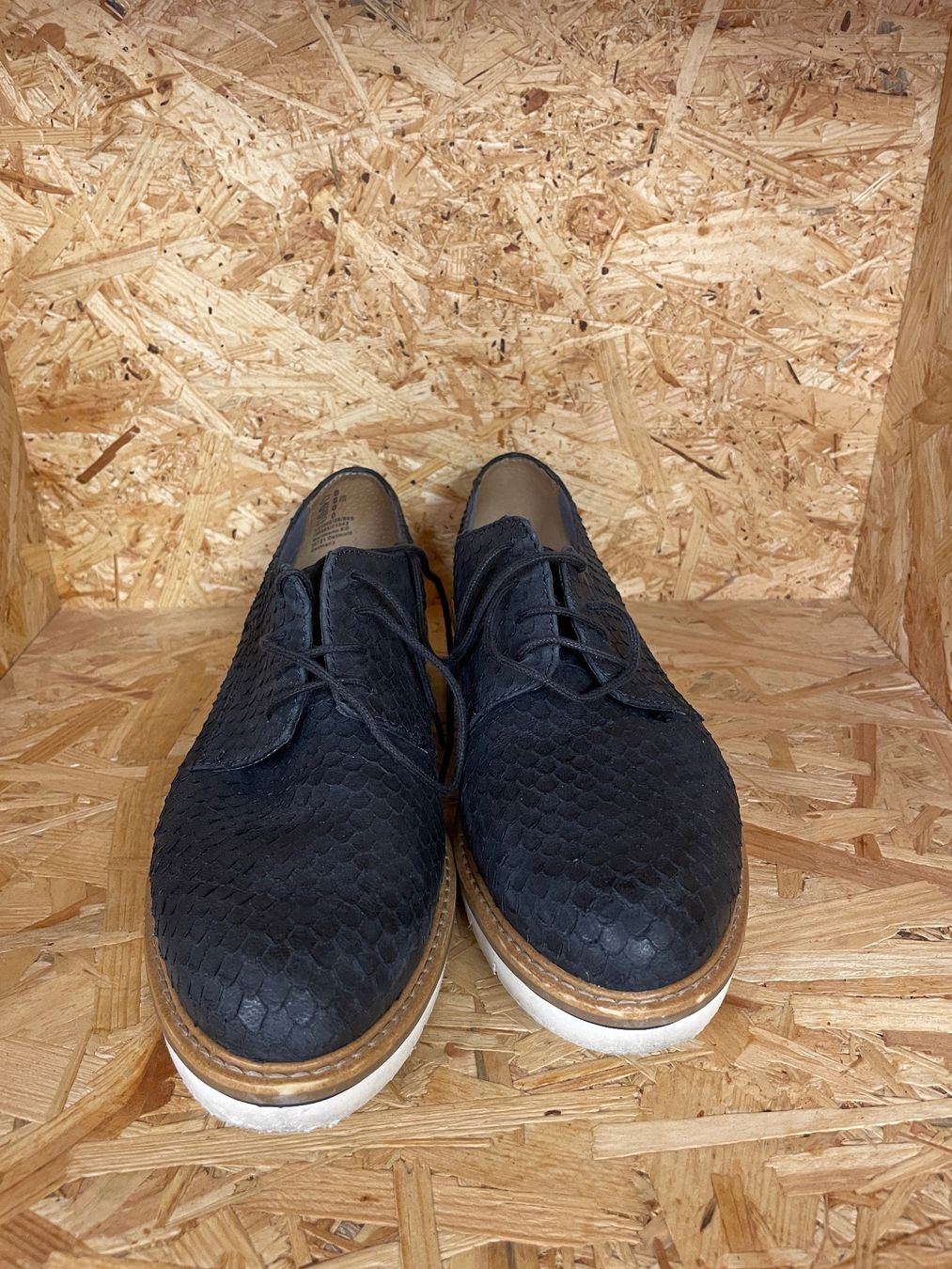 Tamaris Herrenschuhe: TAMARIS chaussures blue foncé 40 – Gebraucht aus Lausanne von PlusValue_Lausanne