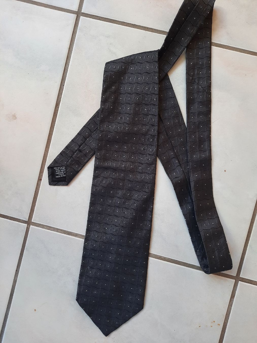 Hugo Boss Cravates: HUGO BOSS, CRAVATE. 100% SOIE – D'occasion à Le Locle par marylise01