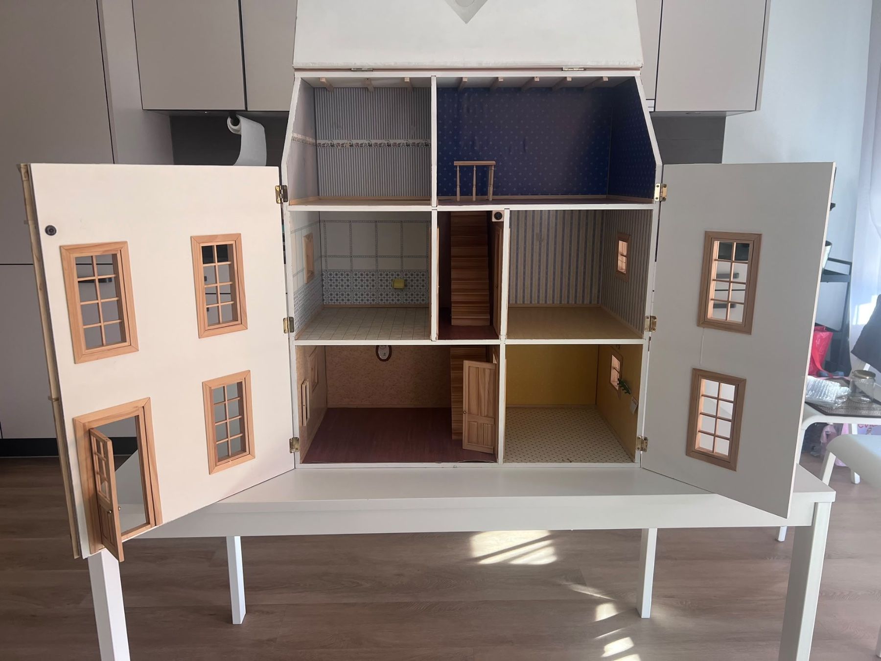 Case e mobili per bambole: PUPPENHAUS ECHTHOLZ 1996 HANDMADE – Usato da Biel/Bienne venduto da suandre 4