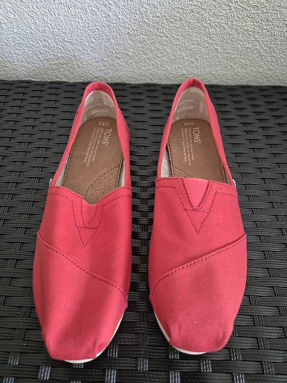 Chaussures femmes: Toms Slippers – D'occasion à Wetzikon ZH par ManderLindli