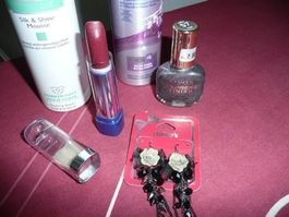 Lippenstift,Ohrring,Nagelack 5 teilig