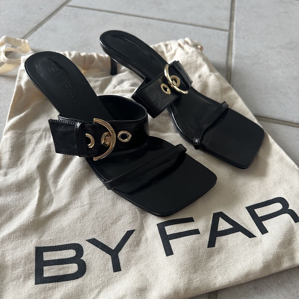 Scarpe da donna: BLACK LEATHER STILETTO SANDALS BY FAR 38 – Nuovo e nell'imballaggio originale da Zofingen venduto da JumpInVintage 8