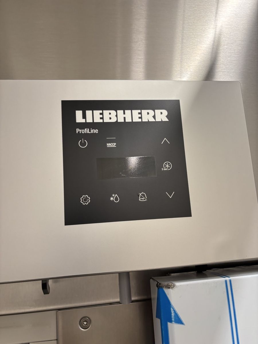 Elettrodomestici da cucina: Tiefkühler und Teigmaschine  – Usato da Dietikon venduto da dia_y8y5 6