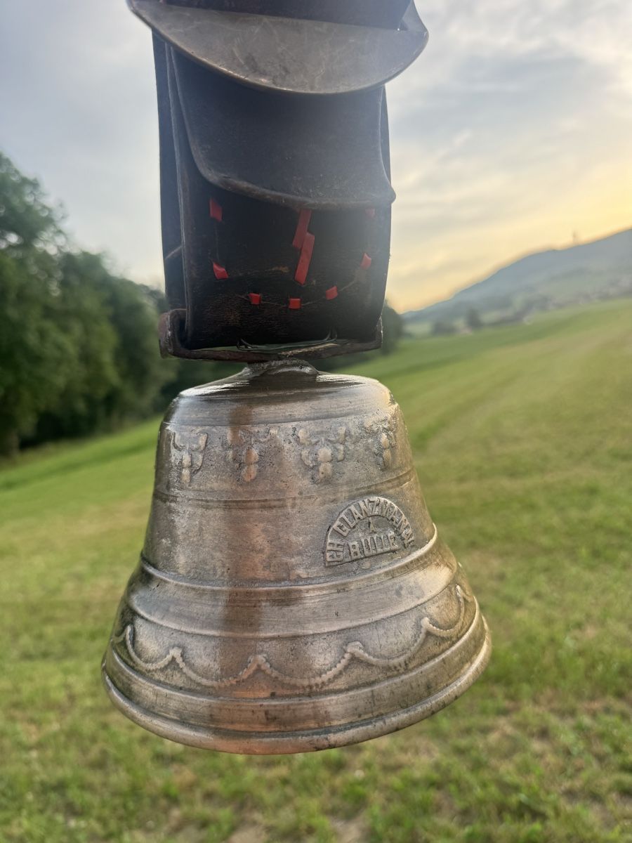 Campanacci mucche: RARE cloche CH. glanzmann bulle  – Usato da Penthalaz venduto da Antique93 1