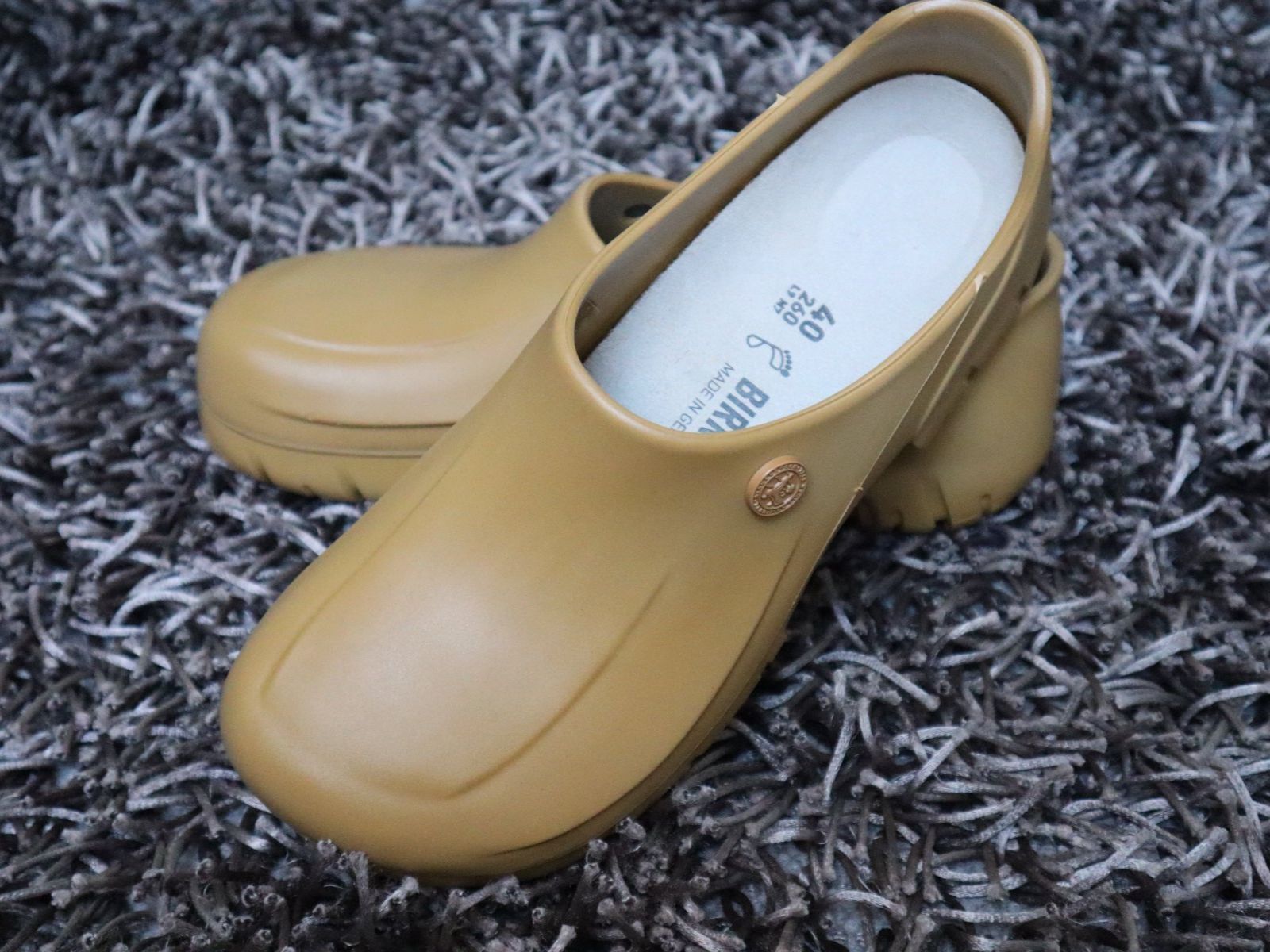 Birkenstock Herrenschuhe: Birkenstock, Clogs, Beruf/ Garten/ Freizeit, 40, braun, NEU – Neu und originalverpackt aus Wattwil von glueck 1
