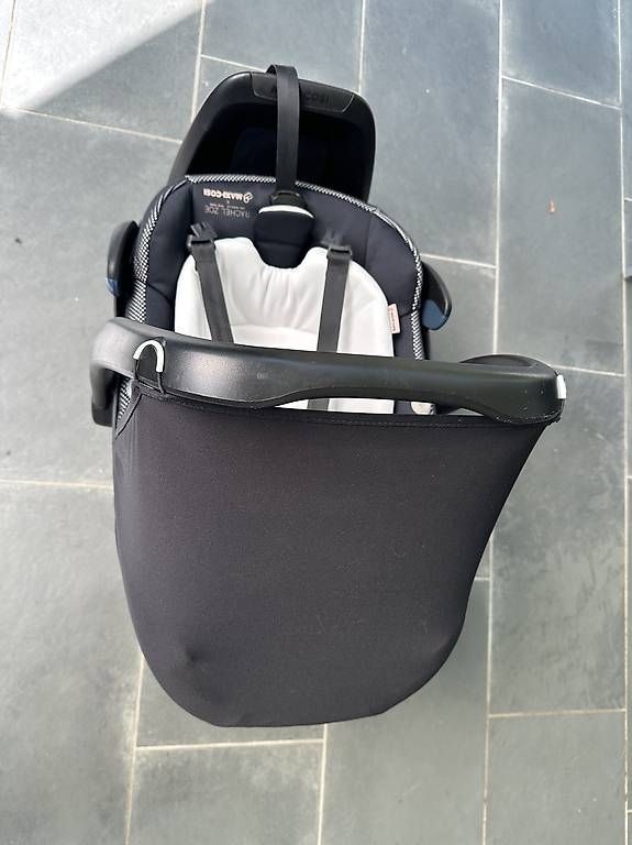 Seggiolini per auto: Maxi Cosi Pepple Plus inkl. 2wayFix – Usato da Freienwil venduto da Amilies 1