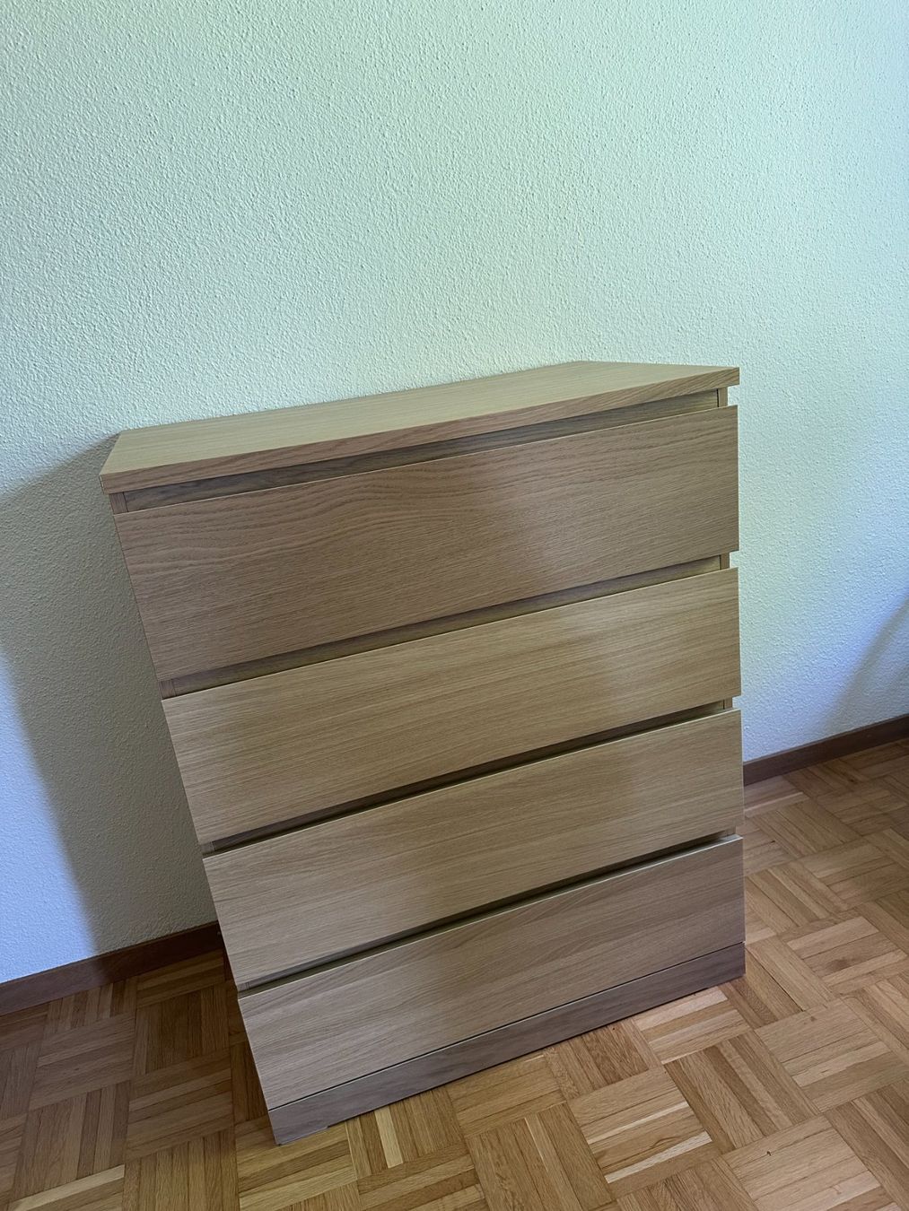 Ikea Cassettiere: IKEA MALM Kommode mit 4 Schubladen – Usato da Zürich venduto da marma_69 1