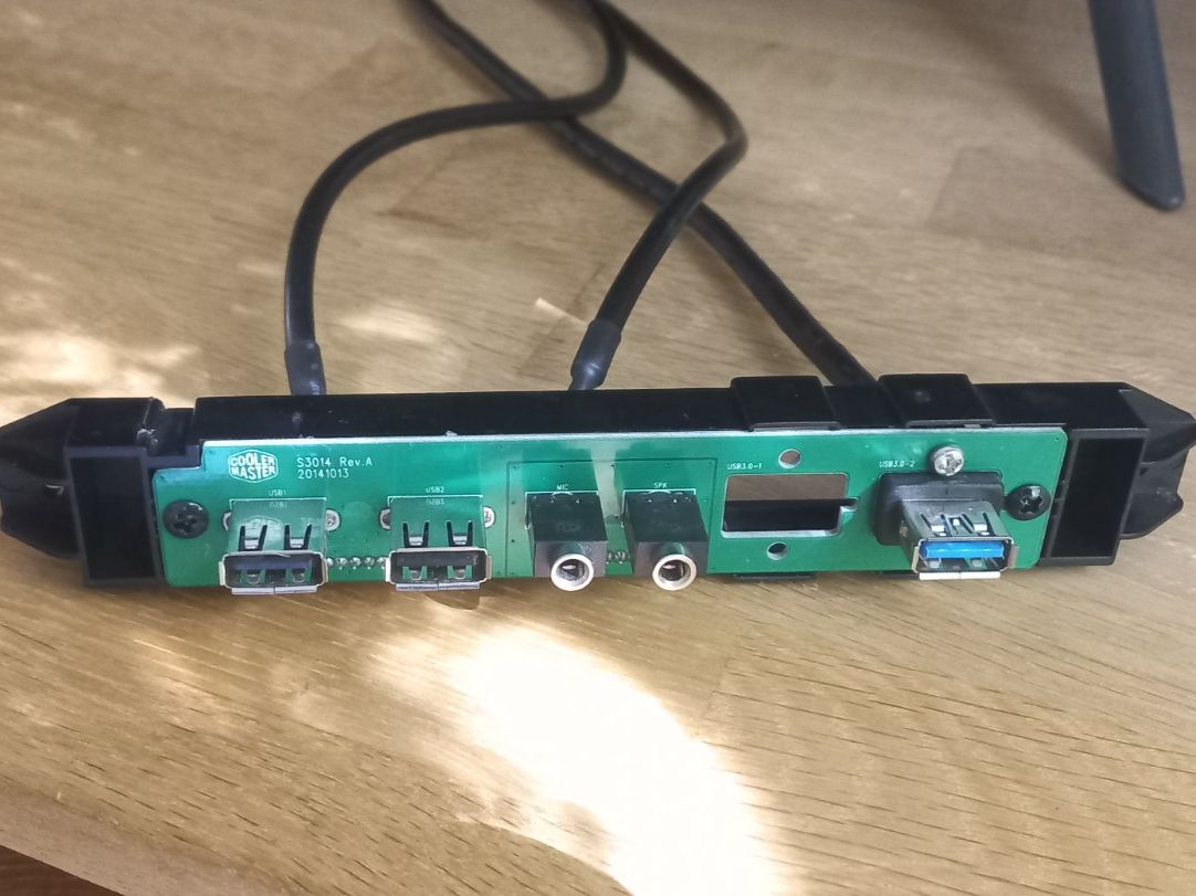 PC: Cooler Master Frontpanel USB Audio Modul S3014 gebraucht – Usato da Binningen venduto da Douglas.Q