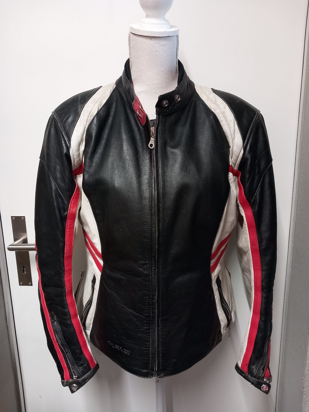 Held Jacken: Held Lederjacke Biker Stil Gr.42 Unikat! – Gebraucht aus Gwatt (Thun) von umwelt-brocki