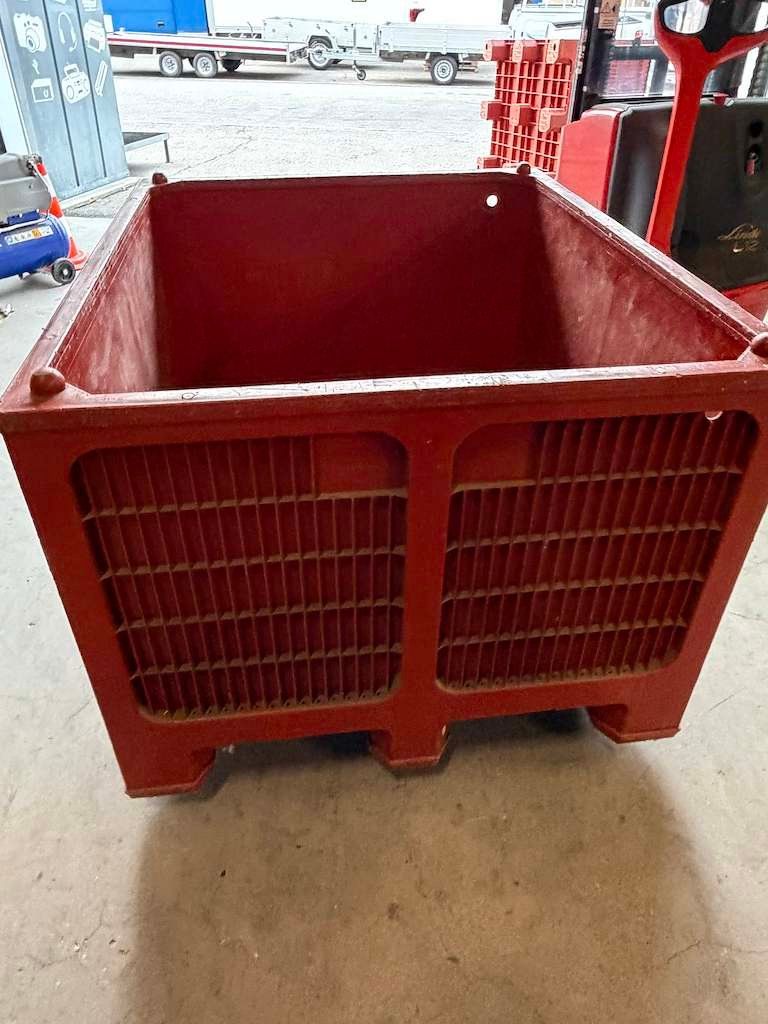 Behälter & Ähnliches: Grosser roter Kunststoffbehälter mit Roller – Gebraucht aus Chur von Feschtland 4