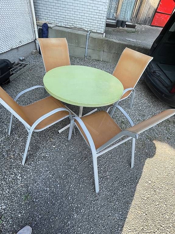 Set di tavolo e panche: Gartentisch mit Stühle  – Usato da Rebstein venduto da nem_hq6q 1