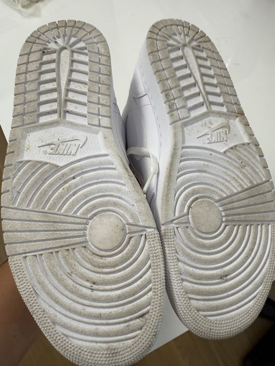 Nike Chaussures hommes: Nike Air Jordan 1 Mid Weiss Gr. 44.5 Sneaker – D'occasion à Emmenbrücke par Lalaloni 2