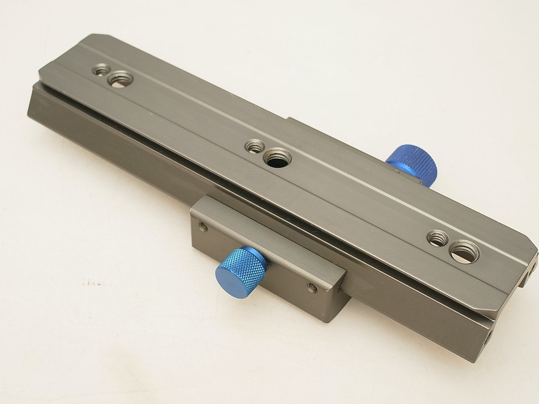 Novoflex Treppiedi & Teste: Novoflex Castel L & 2 Schrauben 1/4" #h1 – Usato da Dietikon venduto da Baro4 2