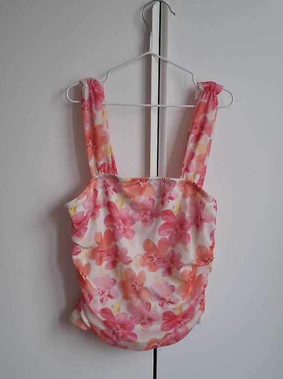Tops: Sommerlicher Blumen-Top/ Oberteil – D'occasion à St. Gallen par Katecat7moon 1