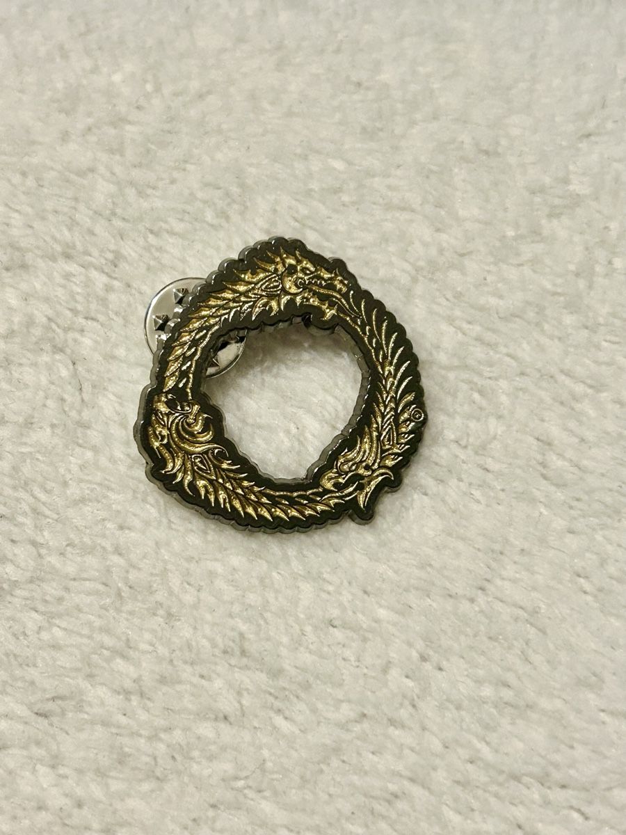 Plaquettes & Badges: Pin The Elder Scrolls Online Ouroboros – D'occasion à Uster par xBeccax