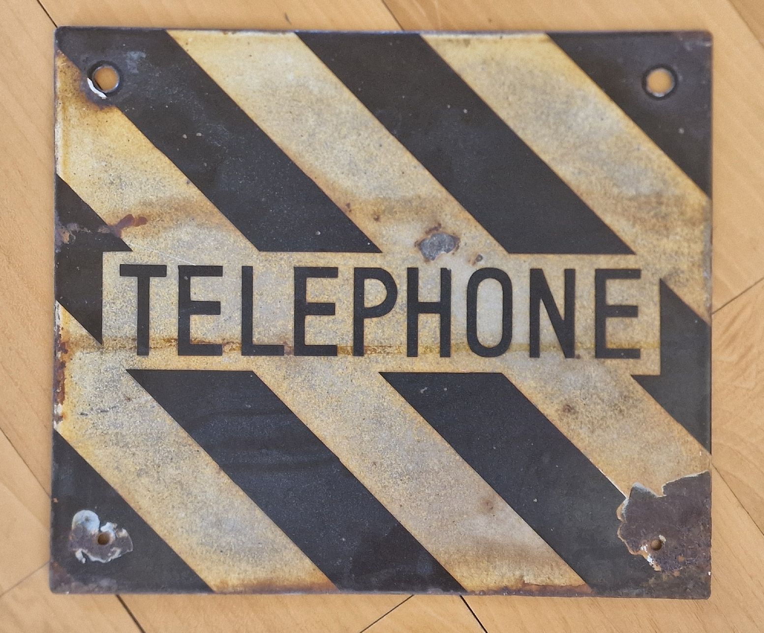 Ecriteaux: Old "TELEPHONE" cast iron sign, UK – D'occasion à Liebefeld par markprosser