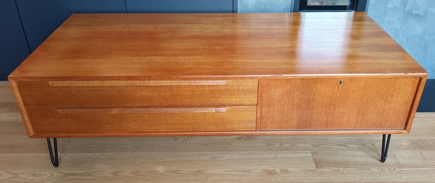 Cassettiere: Midcentury Lowboard / Sideboard Teak – Usato da Wikon venduto da Freu 1