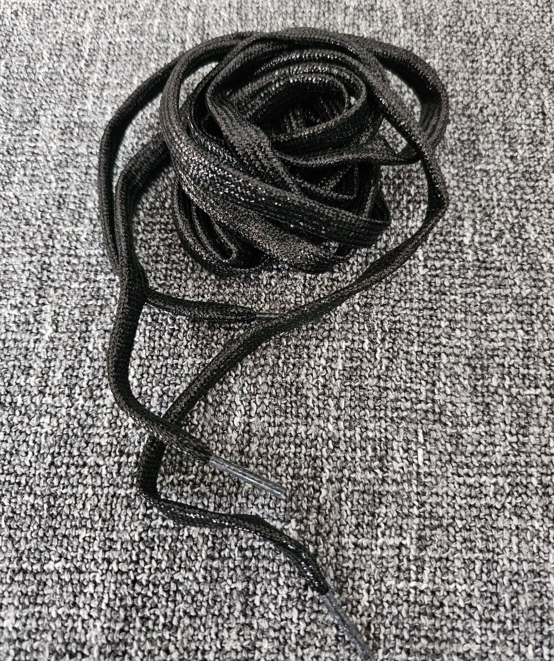 Dekobänder: Neu! Glitzer Metallic Schuhbändel 110cm – Neu und originalverpackt aus Füllinsdorf von Sunnebliemli7