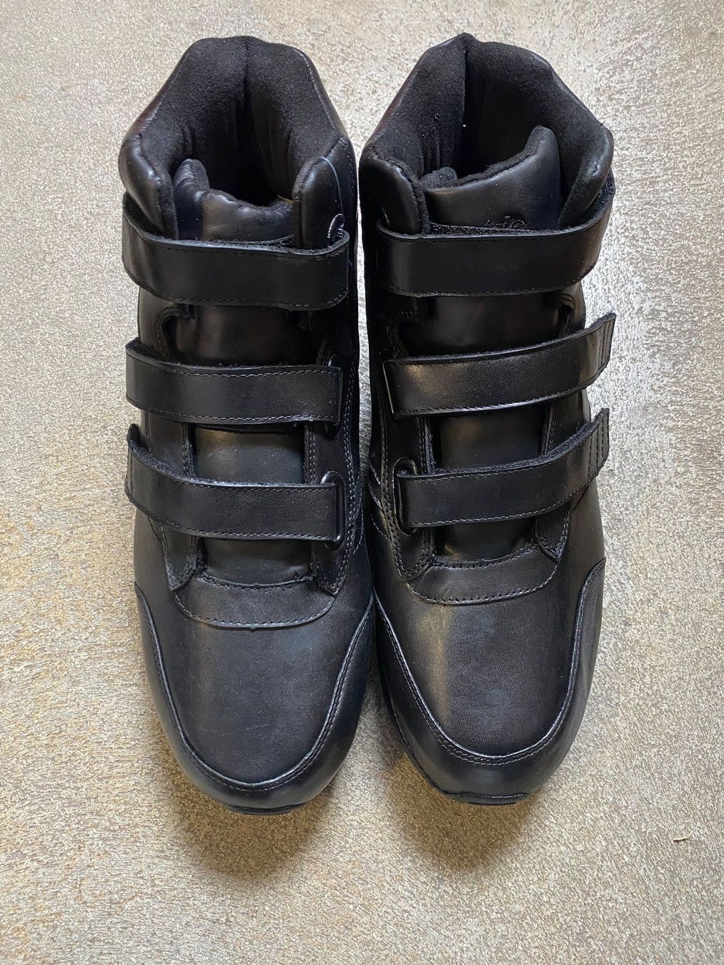 Scarpe da uomo: Chaussures Instride Taille 42.5 – Nuovo e nell'imballaggio originale da Orbe venduto da D-stockFactory-Orbe 1