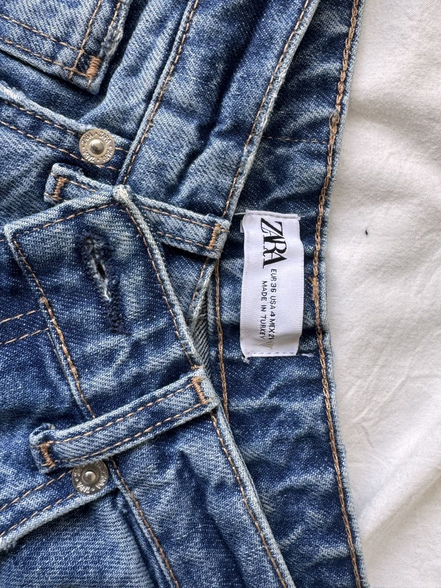 Jeans: Zara Jeans – Nuovo (secondo la descrizione) da Baden venduto da psc_tbw2