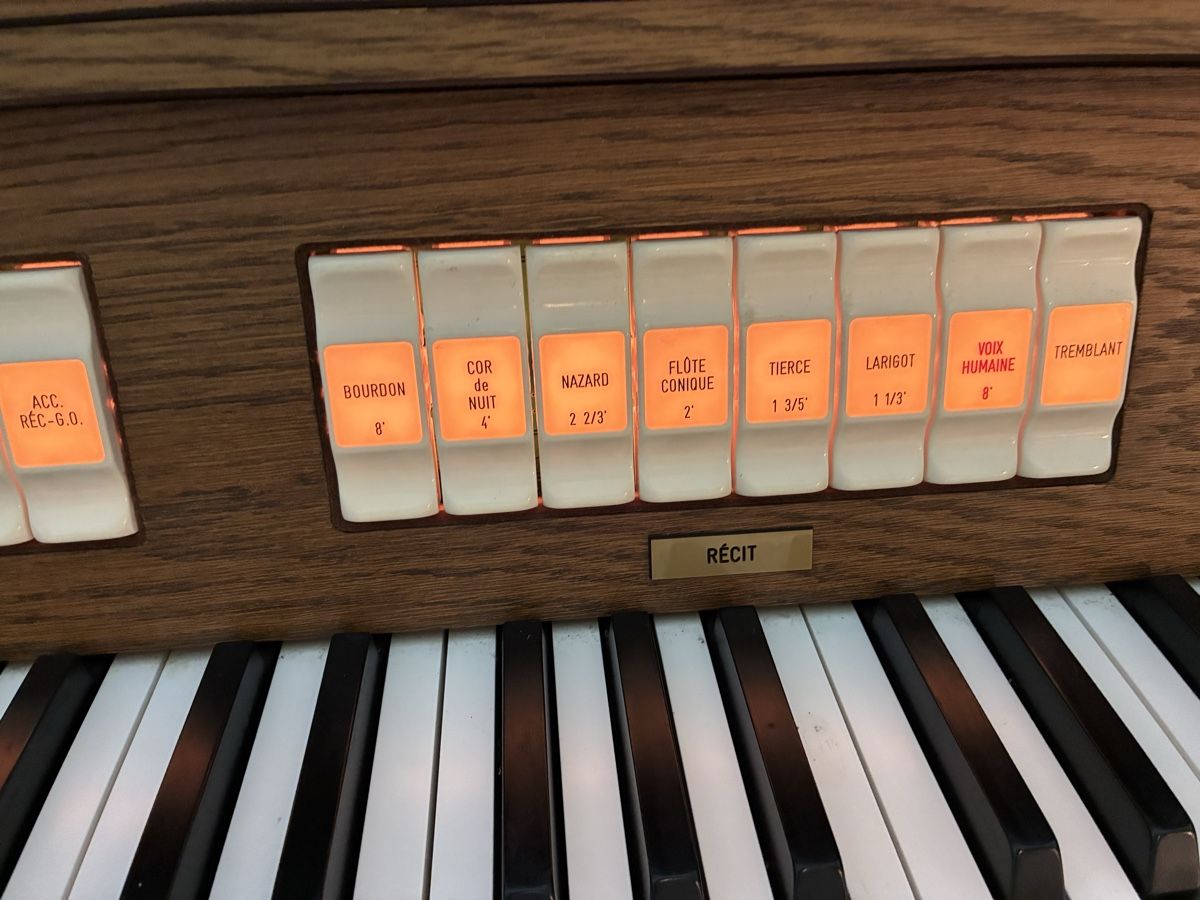 Musikinstrumente: Orgue, Content Étude 30 chêne foncé  – Gebraucht aus Le Grand-Saconnex von Jacoline 8