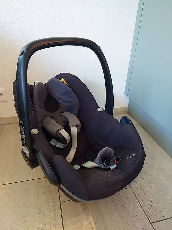 Sièges auto: Babyschale Maxicosi Pebble  – D'occasion à Bubendorf par thepaddington
