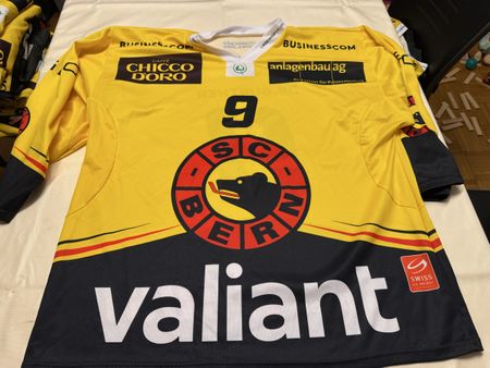 SC Bern Gameworntrikot Junioren Nummer 9 Grösse XL
