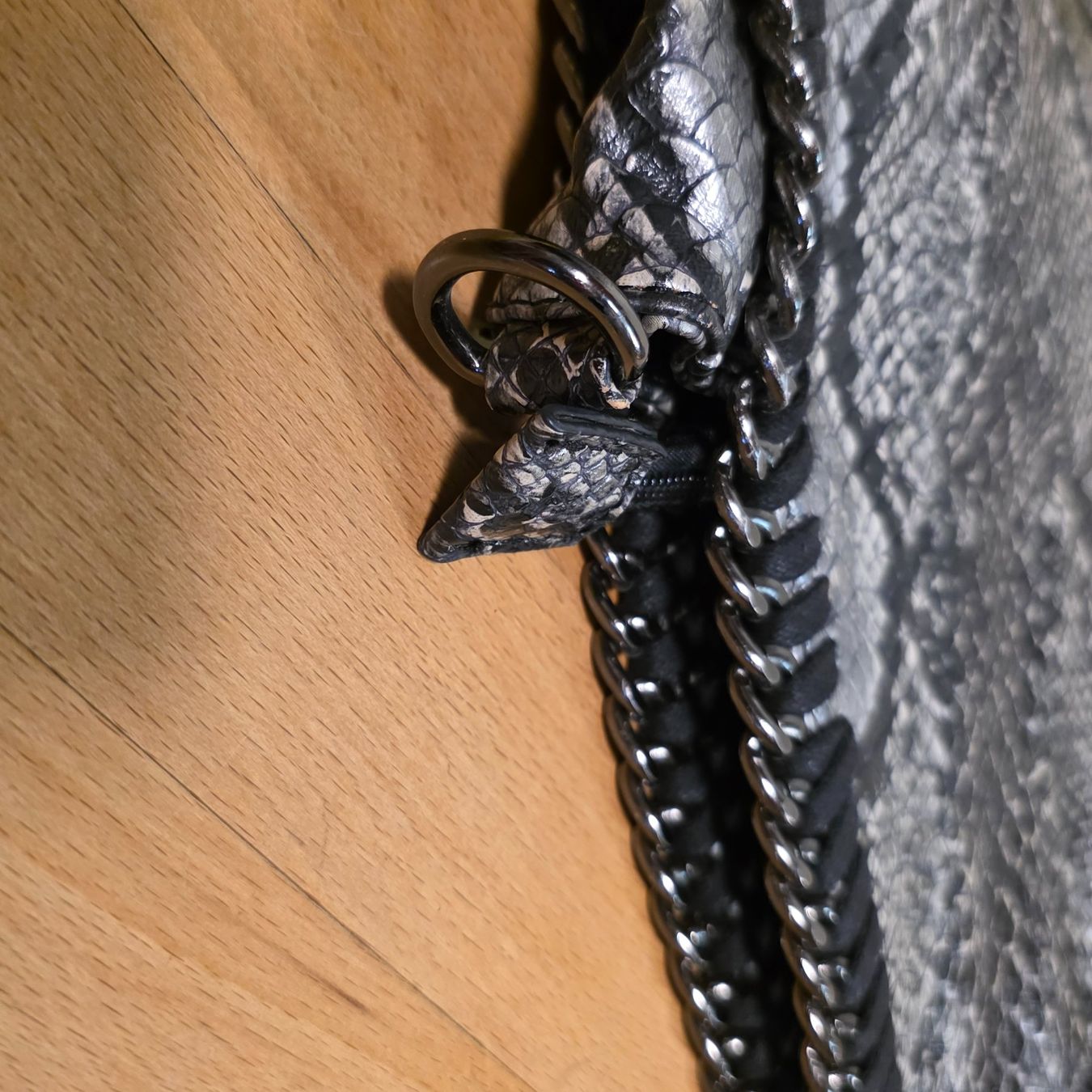 Borse da donna: Große Tasche mit Schlangenprint & Metallkette – Usato da Wald ZH venduto da CapLux 4