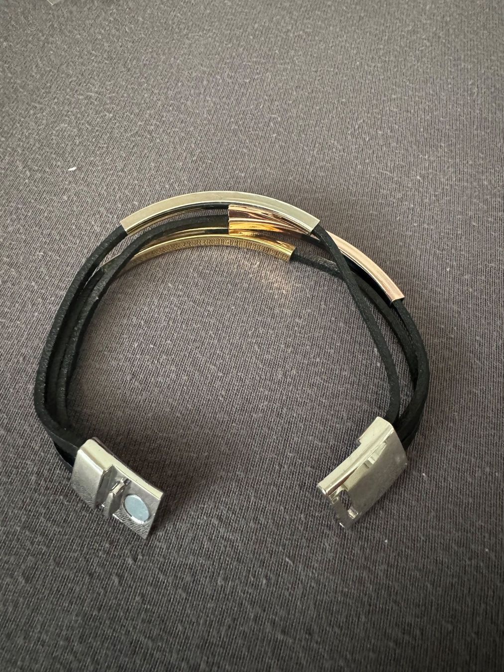 Armbänder & -reifen: Lederarmband mit Magnetverschluss NEU – Gebraucht aus Bülach von Katha28 1