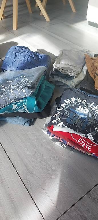 Lotti & Set di vestiti: Kleiderpaket Grösse 140 – Usato da Geuensee venduto da Itingen1 1