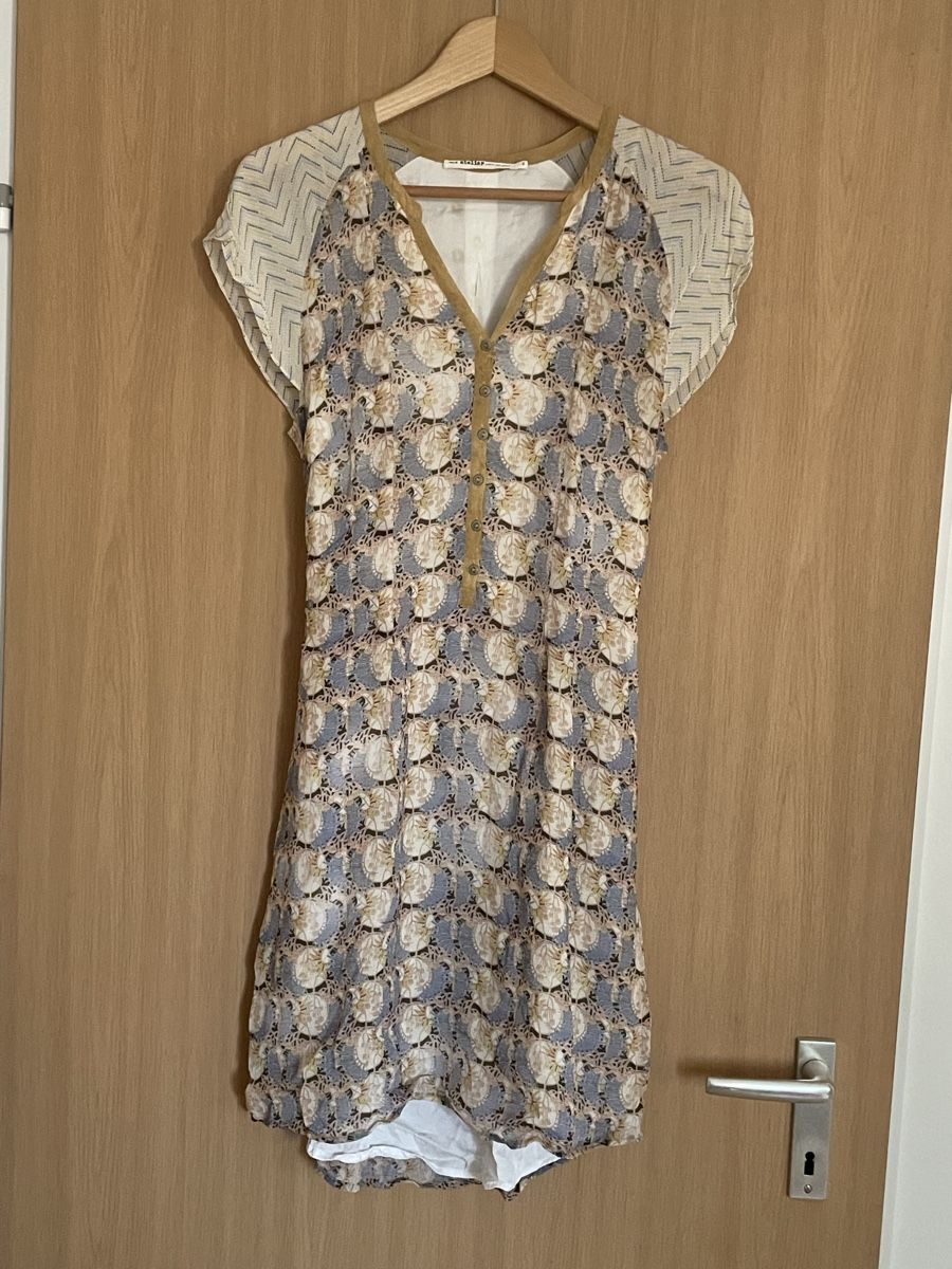 Nile Robes: Kleid von Nile, Grösse S – D'occasion à Utzenstorf par Wirangi