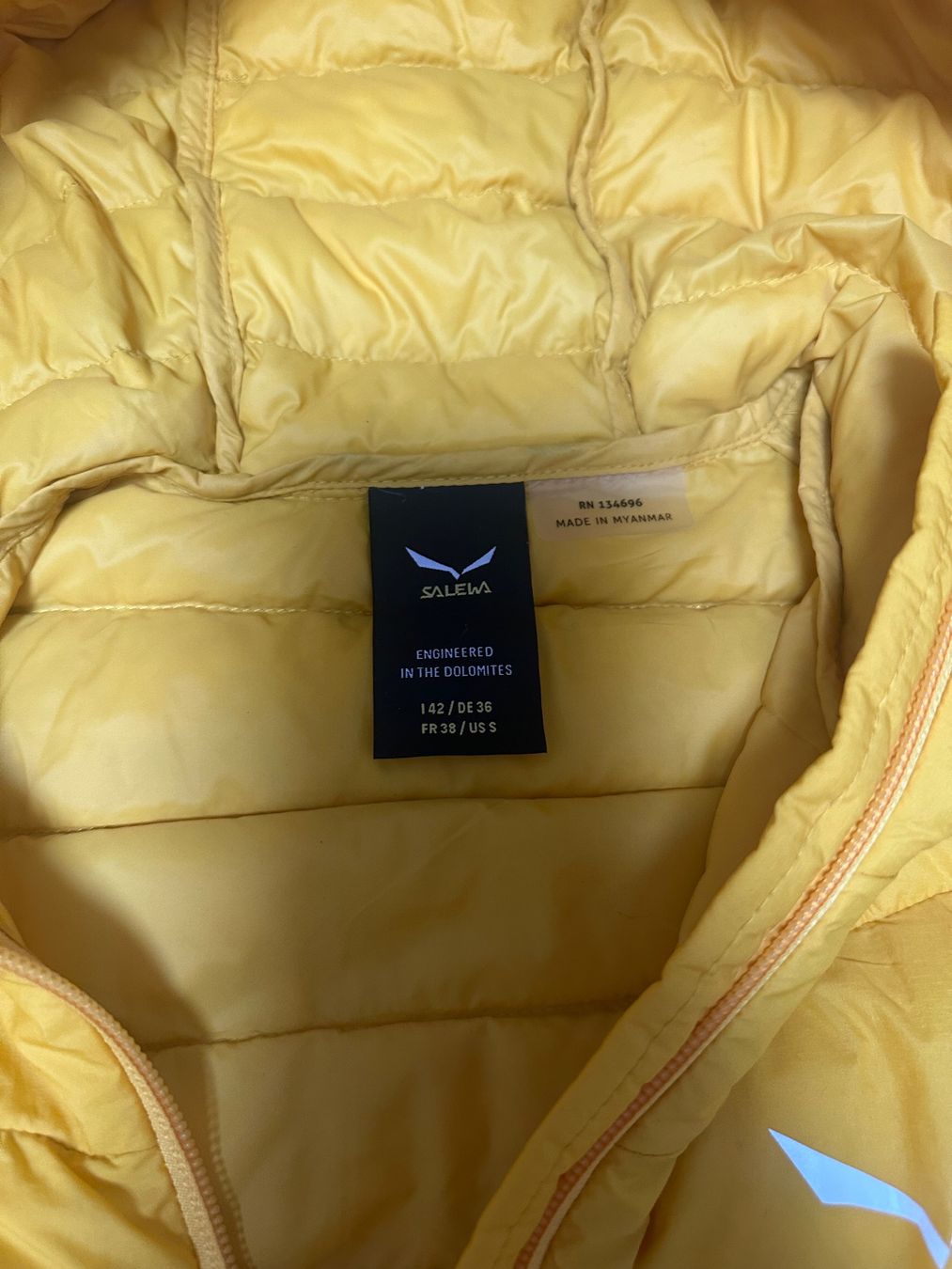 Salewa Giacche: Salewa Daunenjacke – Usato da Zürich venduto da kuszi 1