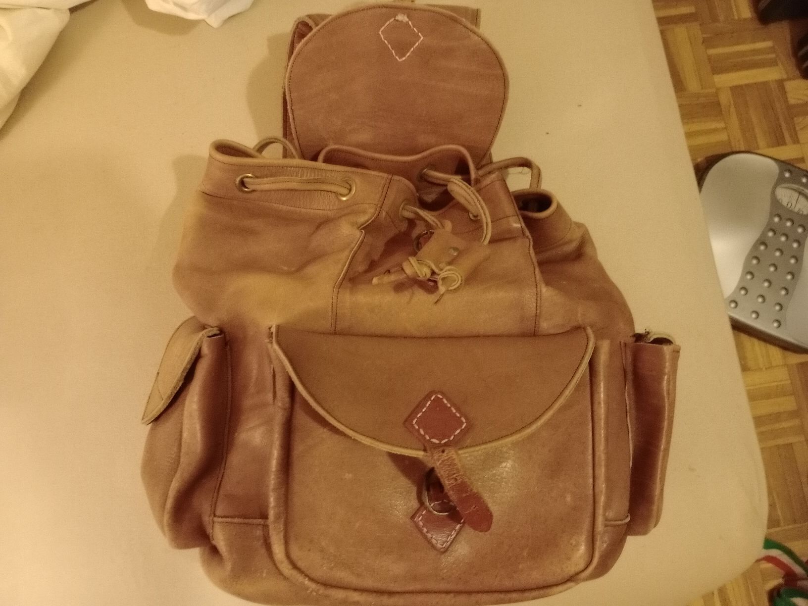 Zaini: hochwertige Lederrucksack, Top Zustand, gross – Usato da zürich venduto da sotherbies 4