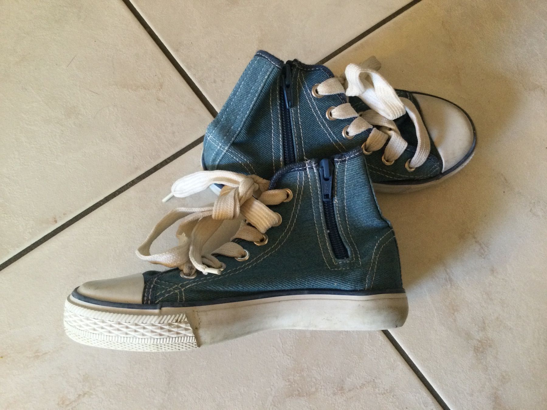 Schuhe für Jungen: Schuhe, Gr. 28 – Neu (gemäss Beschreibung) aus Hallwil von claire70 1