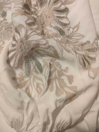 Bluse mit Applikationen u. Stickereien