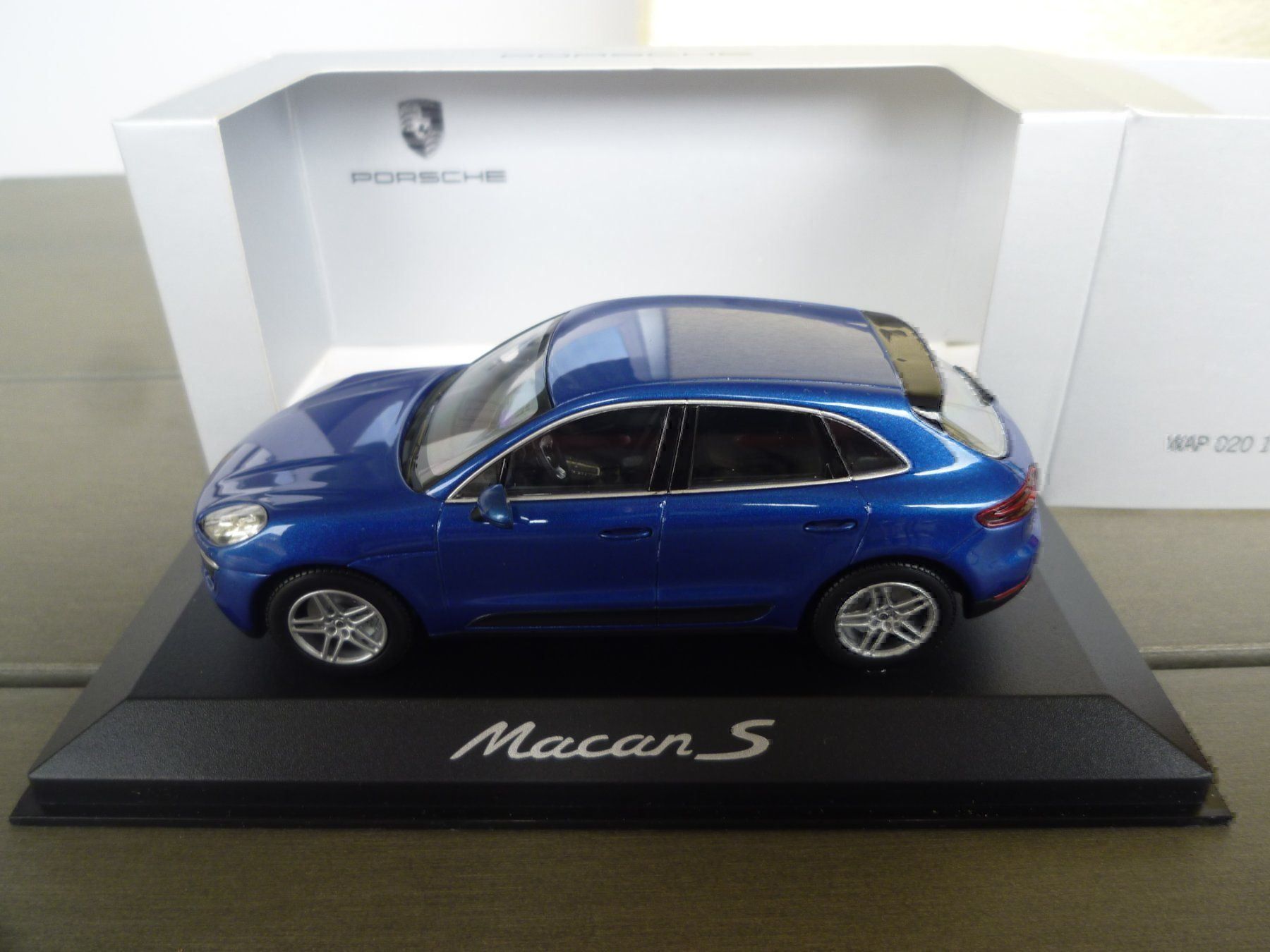Minichamps Modellini d'auto: Porsche Macan S – Nuovo e nell'imballaggio originale da Flawil venduto da Imperiosud 2