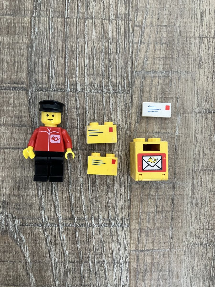 Lego Kit di costruzioni: Lego City Post Figur und Zubehör – Usato da Balsthal venduto da Diviko