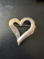Broche cœur ajouré vintage – Handmade by Saida